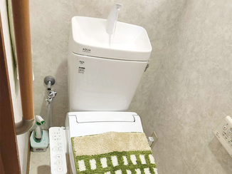 トイレリフォーム お得に交換した、清掃性抜群のフチレストイレ