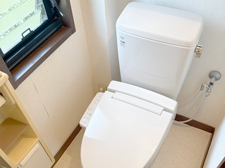 トイレリフォーム 床も貼り替えて清潔感がアップしたレストルーム